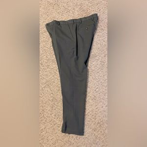 Men’s Van Heusen Traveler style dress pant